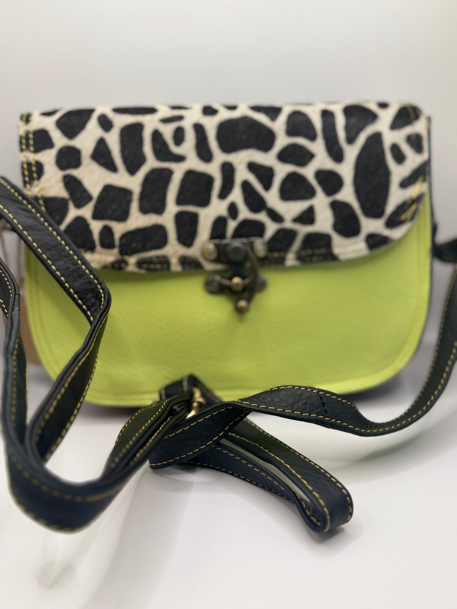 Eco-Chic design featuring upcycled materials for sustainable and stylish home decor solutions.